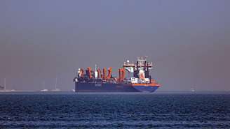 Empresas de transporte marítimo estão com receio de navegar pelo Estreito de Ormuz