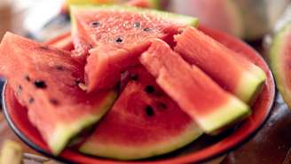 Pesquisa da UFRJ revela que a melancia é poderosa contra o infarto