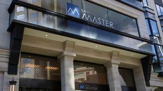 PF apreende envelope na casa de Daniel Vorcaro