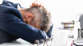 Outro ponto observado em estudos é a influência do estresse sobre o sono, a alimentação e a prática de atividade física, fatores que também interferem na imunidade – depositphotos.com / AndrewLozovyi