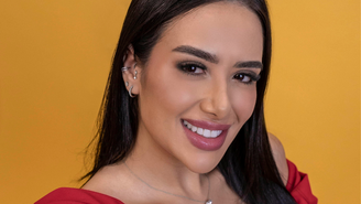 Jordana afirma ter feito diversas plásticas, mas garante que os lábios são naturais