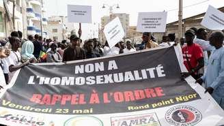 Manifestação pedindo a criminalização do homossexualismo no Senegal, em Dacar, 23 de maio de 2025 (imagem de ilustração).
