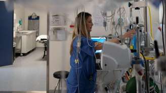 O governo espanhol de esquerda anunciou, na terça-feira, 10 de março de 2026, que vai ampliar o acesso aos serviços de saúde para pessoas em situação irregular, dando continuidade à sua política de abertura em relação à imigração.