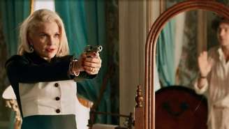 Sandra (Flávia Alessandra)