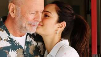 Bruce Willis com a esposa Emma Heming Willis