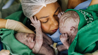 Bruna Lohaine dá à luz gêmeos