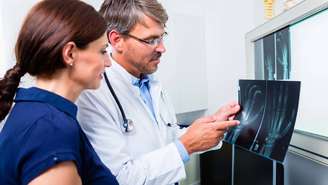 Esse tipo de banho não substitui tratamentos médicos, mas surge como um cuidado complementar – depositphotos.com / Kzenon