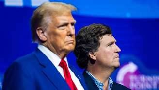 O ex-apresentador da rede de TV Fox News Tucker Carlson manifestou críticas à guerra dos Estados Unidos e Israel contra o Irã