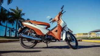 Moto barata que faz até 48 km/l chama atenção no Brasil. Conheça a Shineray Phoenix S e veja como funciona a habilitação