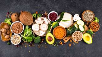 As buscas por jejum intermitente e dieta plant