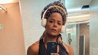 Adriana Bombom cai de bicicleta em Ipanema —