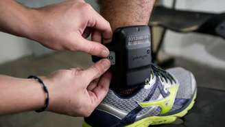 Tornozeleira eletrônica