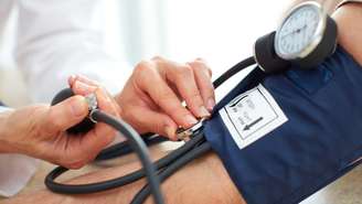 Veja como baixar a pressão arterial sem medicamentos