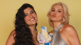 Giulia Costa e Flávia Alessandra gravam um podcast juntas