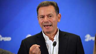 Primeiro-ministro conservador de Portugal, Luís Montenegro, tem endurecido a política imigratória no país.