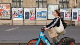 Cartazes dos candidatos às eleições municipais em Paris. 19 de Março de 2026.