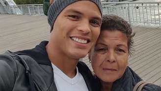 Thiago Silva e a mãe