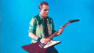 Aos 65 anos, Tony Bellotto detalha o desafio de tocar com sequelas de um tumor no pâncreas