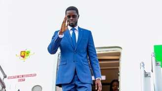 O presidente do Senegal, Bassirou Diomaye Faye, pousou nesta terça-feira (24) em Madri, na Espanha, para uma primeira visita de Estado oficial marcada por negociações sobre migração circular e pela tentativa de fortalecer uma parceria econômica estratégica.