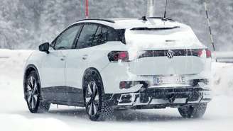 Futuro SUV elétrico da VW é flagrado sendo testado em condições extremas na neve antes da estreia