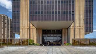 A classificação de porte e risco sistêmico do Banco Central utiliza cinco grupos: S1, S2, S3, S4 e S5 – depositphotos.com / diegograndi