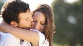 Sonhar com um novo amor pode indicar recomeços e mudanças emocionais