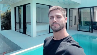 Jonas Sulzbach em mansão que construiu com Mari Gonzalez