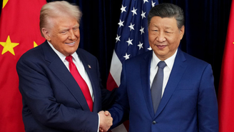 Donald Trump ao lado de Xi Jinping