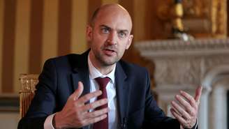 Chanceler francês, Jean-Noël Barrot, comanda reunião de ministros das Relações Exteriores do G7 em Abbaye des Vaux-de-Cernay, na França. (24/03/2026)