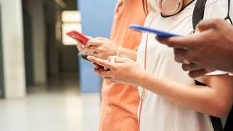 Centro em São Paulo lança programa para tratar dependência digital em adolescentes e jovens; entenda como funciona o tratamento