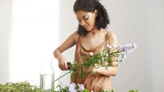 Confira como fazer esse banho de erva