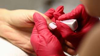 Cuidados básicos no salão ajudam a prevenir micoses e outras infecções