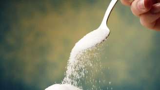 Um projeto de lei francês proíbe a adição de açúcar em comidas infantis.