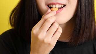 A hora do dia em que você come sua refeição, a rapidez com que você engole a comida e até o quanto você mastiga podem afetar a quantidade de calorias que você extrai dos alimentos