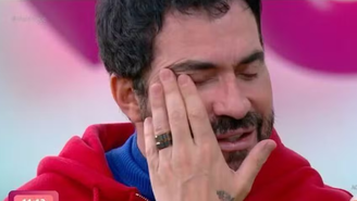 Padre Fábio de Melo se emociona ao falar de luta contra depressão: 'Retirava minha vontade de viver'