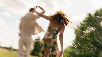 Saiba quais são as 5 fases de um relacionamento e entenda por que o fim da paixão inicial não significa, necessariamente, o fim do amor