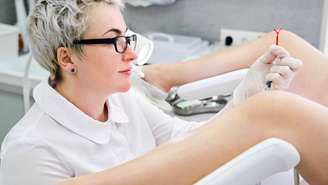 Ambos ficam dentro do útero e têm o mesmo objetivo, evitar uma gravidez, mas funcionam de formas diferentes e trazem efeitos distintos no dia a dia – depositphotos.com / mariakray