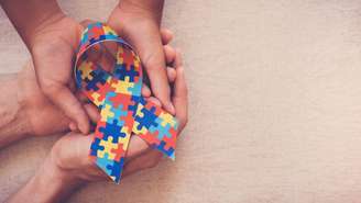 Entenda os desafios de adultos no espectro e como auxiliar
