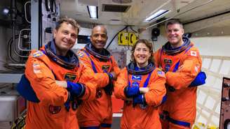 Os quatro astronautas da NASA, Christina Koch, Victor Glover, Reid Wiseman e Jeremy Hansen, a bordo da Artemis II, relataram um alerta no painel indicando um “aviso de falha” no sistema sanitário da nave. 