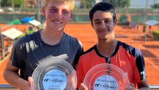 Felipe Mamede de cinza 