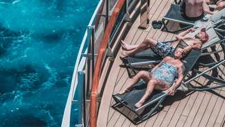 Aposentados estão trocando a vida em terra por navios de cruzeiro; entenda por que esse estilo de vida tem atraído liberdade e praticidade