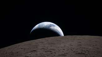 A Nasa publicou imagens surpreendentes da missão, incluindo a Terra se pondo atrás da superfície lunar