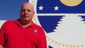 Dennis Hope passava por um divórcio quando teve a ideia milionária que mudou sua vida