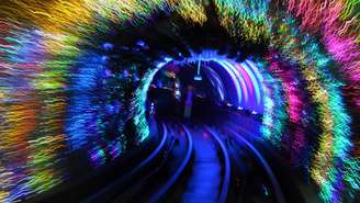 Estudo revela como drogas psicodélicas reorganizam o cérebro e podem impactar a saúde mental ao alterar conexões entre pensamento e percepção