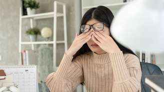 Cansaço, irritação e falta de foco podem ser sinais do corpo: entenda o que eles significam e veja como cuidar melhor da sua saúde