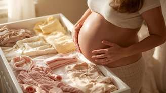 Saiba como higienizar, organizar e armazenar corretamente o enxoval do bebê para garantir mais conforto e segurança nos primeiros meses