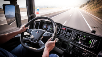 Segundo o estudo da CNT, há 243 mil profissionais com ensino fundamental incompleto ou sem escolaridade no Brasil