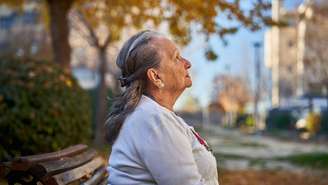 Otimismo, propósito e conexões sociais podem aumentar a longevidade e melhorar a saúde na maturidade; entenda o que diz a ciência 