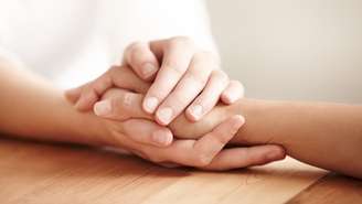 Estudo de Harvard revela que o perdão melhora a saúde mental, aumenta a felicidade e fortalece vínculos; saiba mais