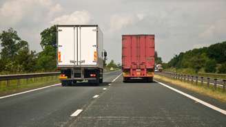 O setor rodoviário é estratégico para a economia brasileira, sendo essencial para a integração de toda a cadeia logística nacional